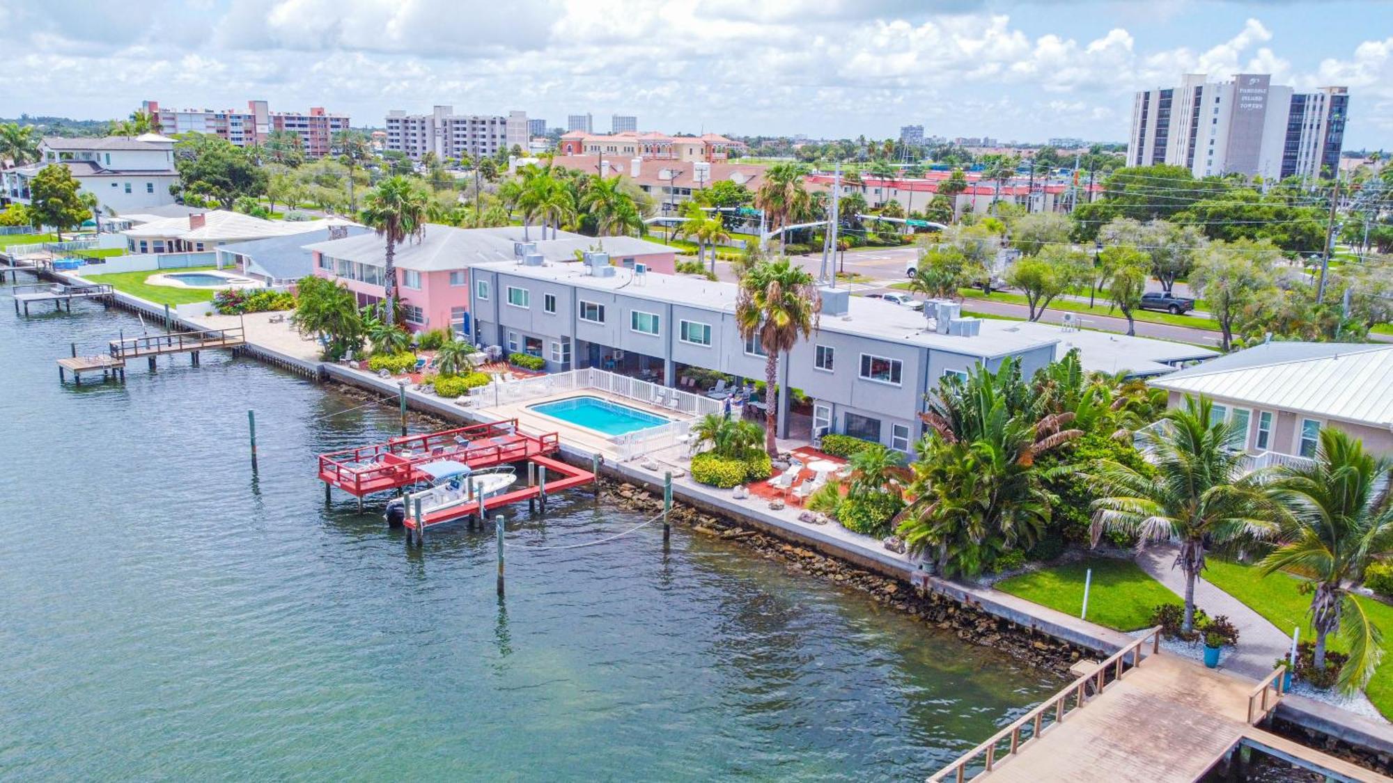 107-Waterfront-Walk To Beach-Lovely St. Pete Beach Eksteriør billede