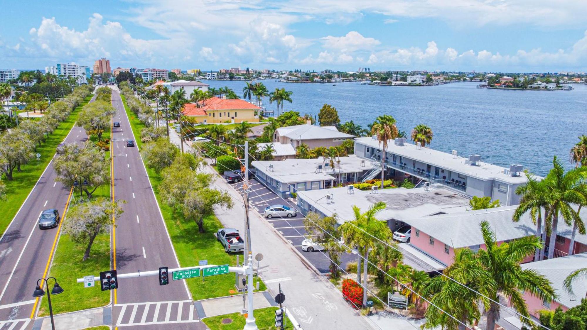 107-Waterfront-Walk To Beach-Lovely St. Pete Beach Eksteriør billede
